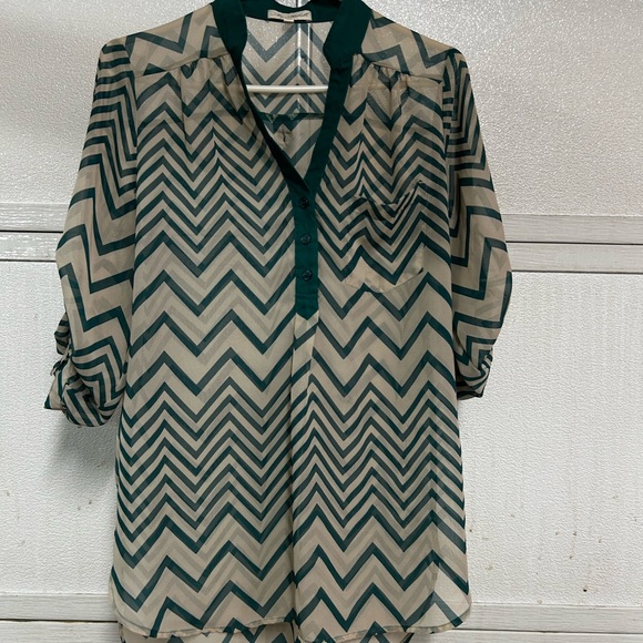 My Michele Teal Chevron Blouse size Meduim - Picture 1 of 5